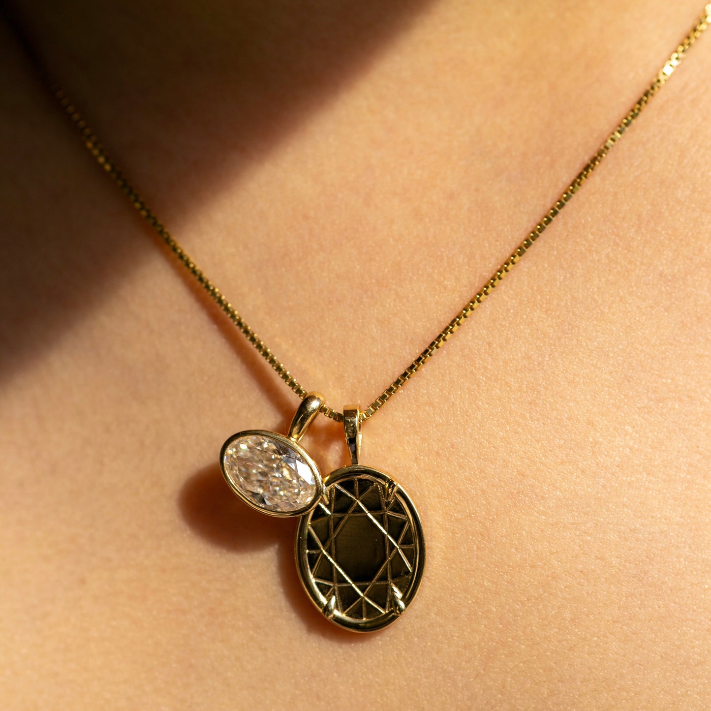 Oval Crown & Pavilion Pendant