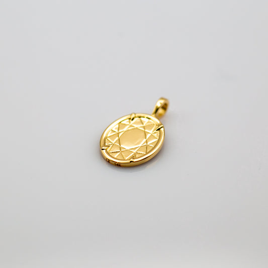 Oval Crown & Pavilion Pendant