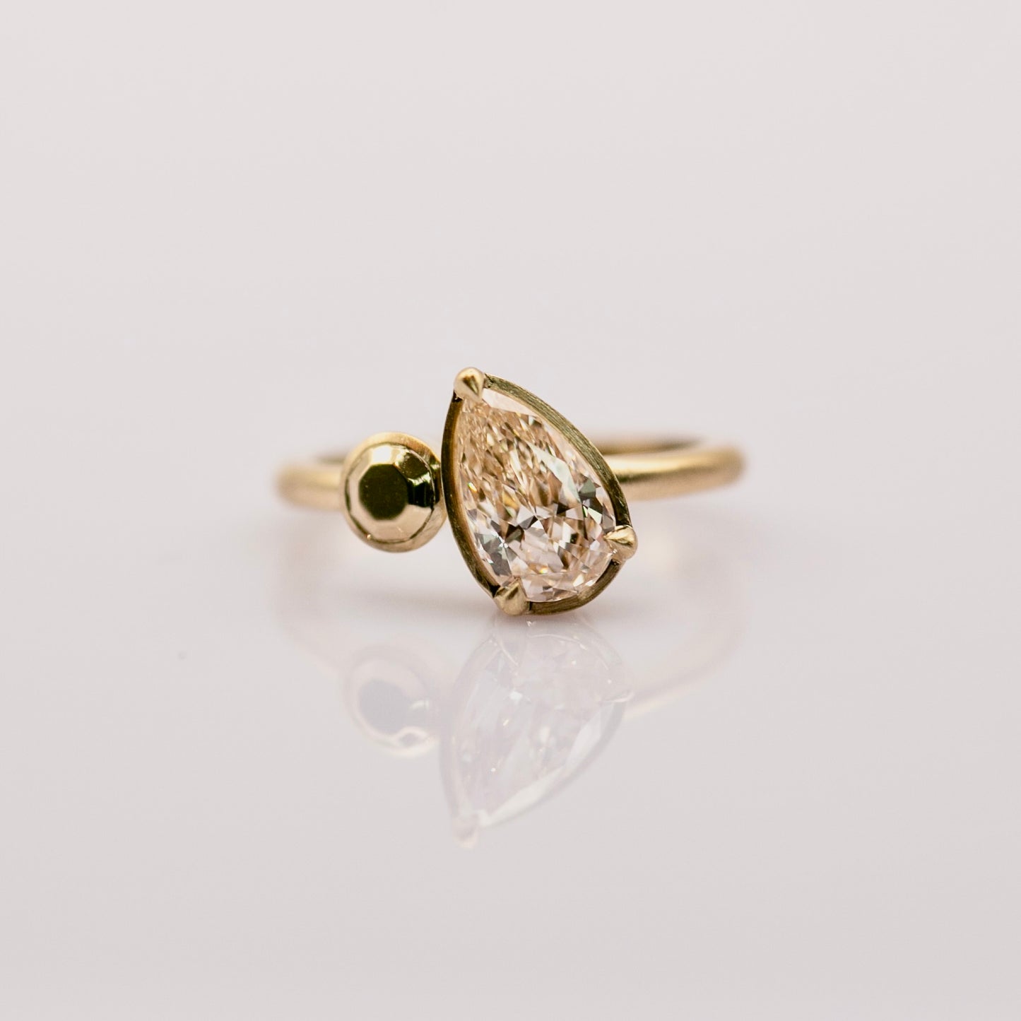 Toi et Quoi Ring
